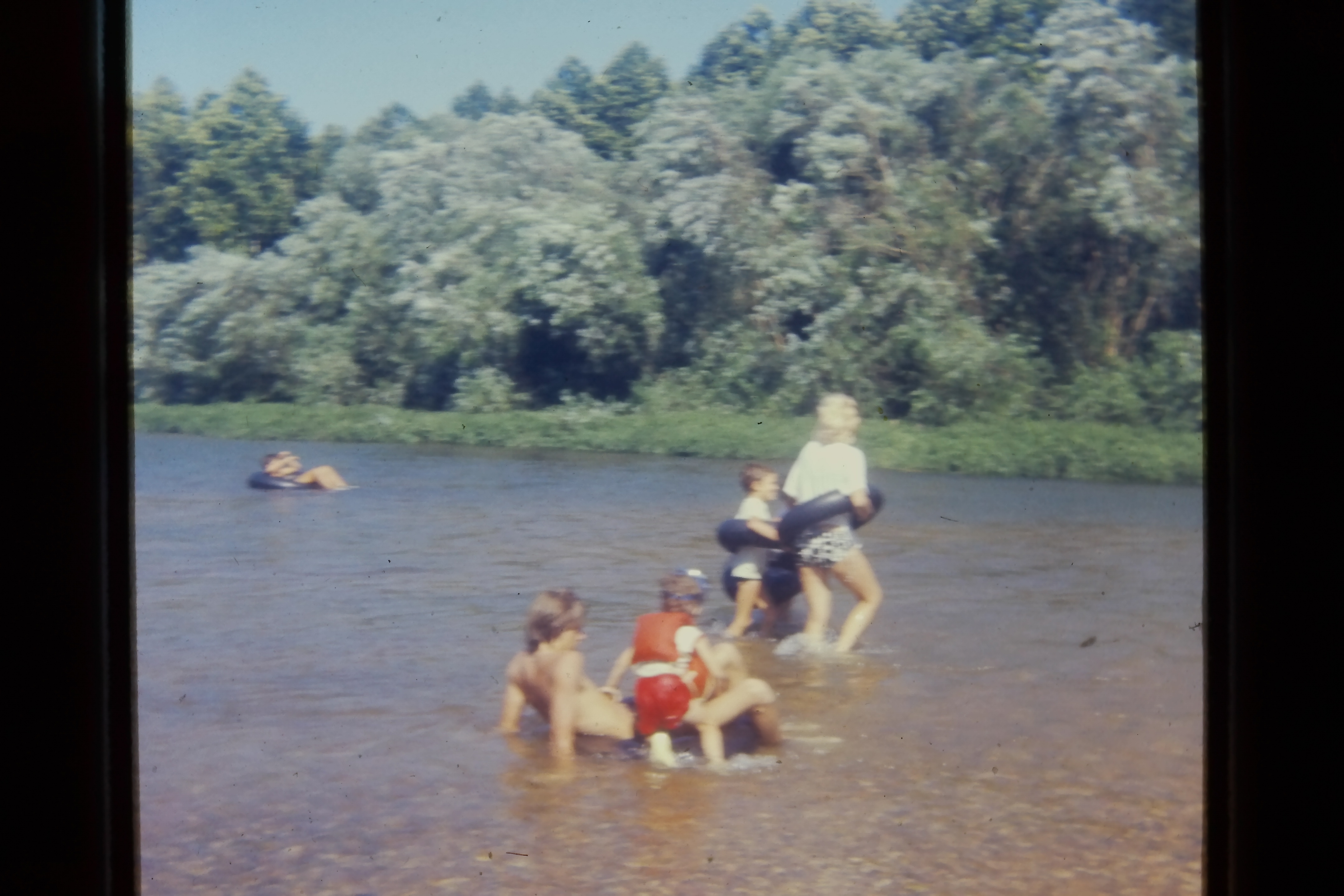 19740800_0699_troop552_floattrip