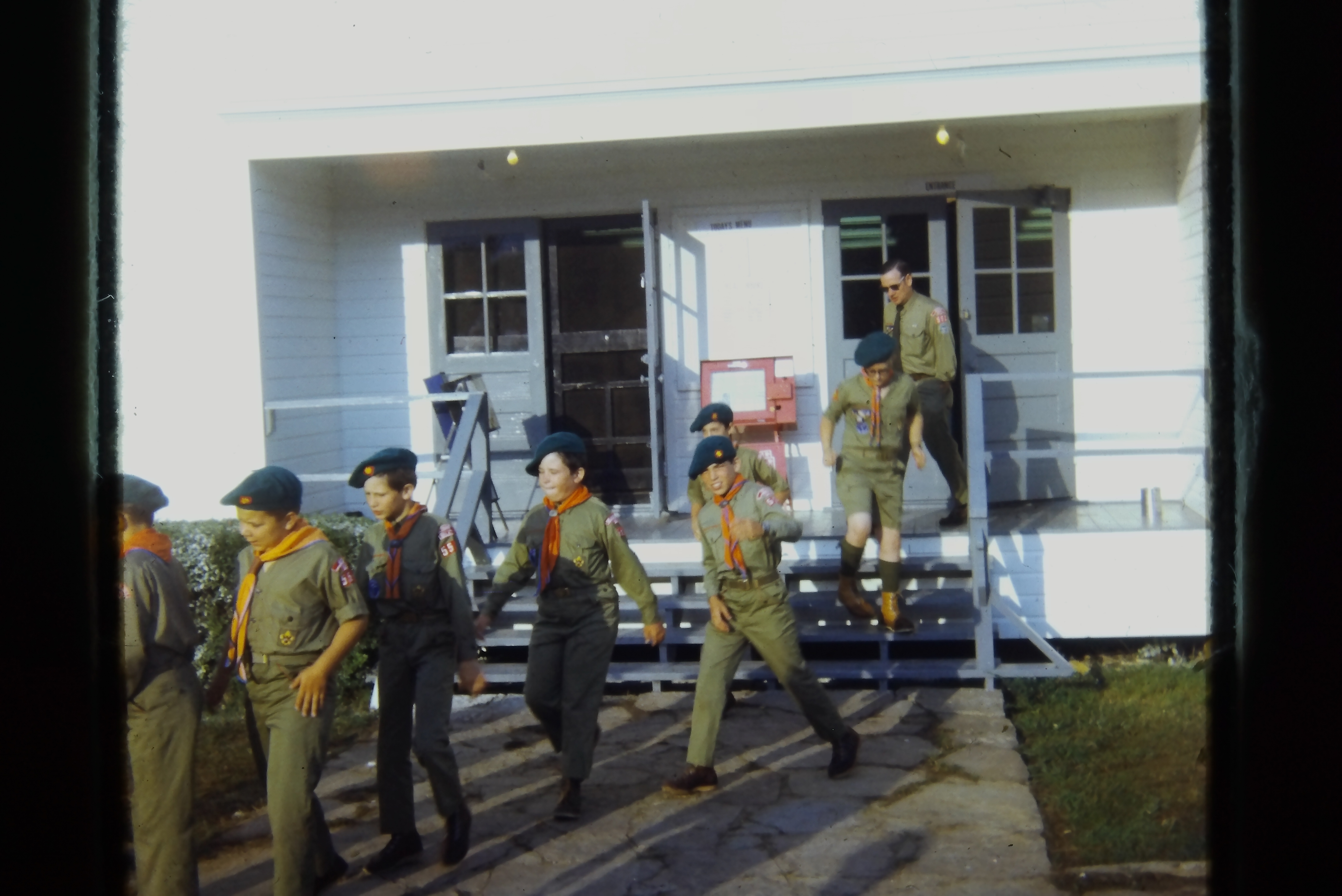 19700700_0128_troop552