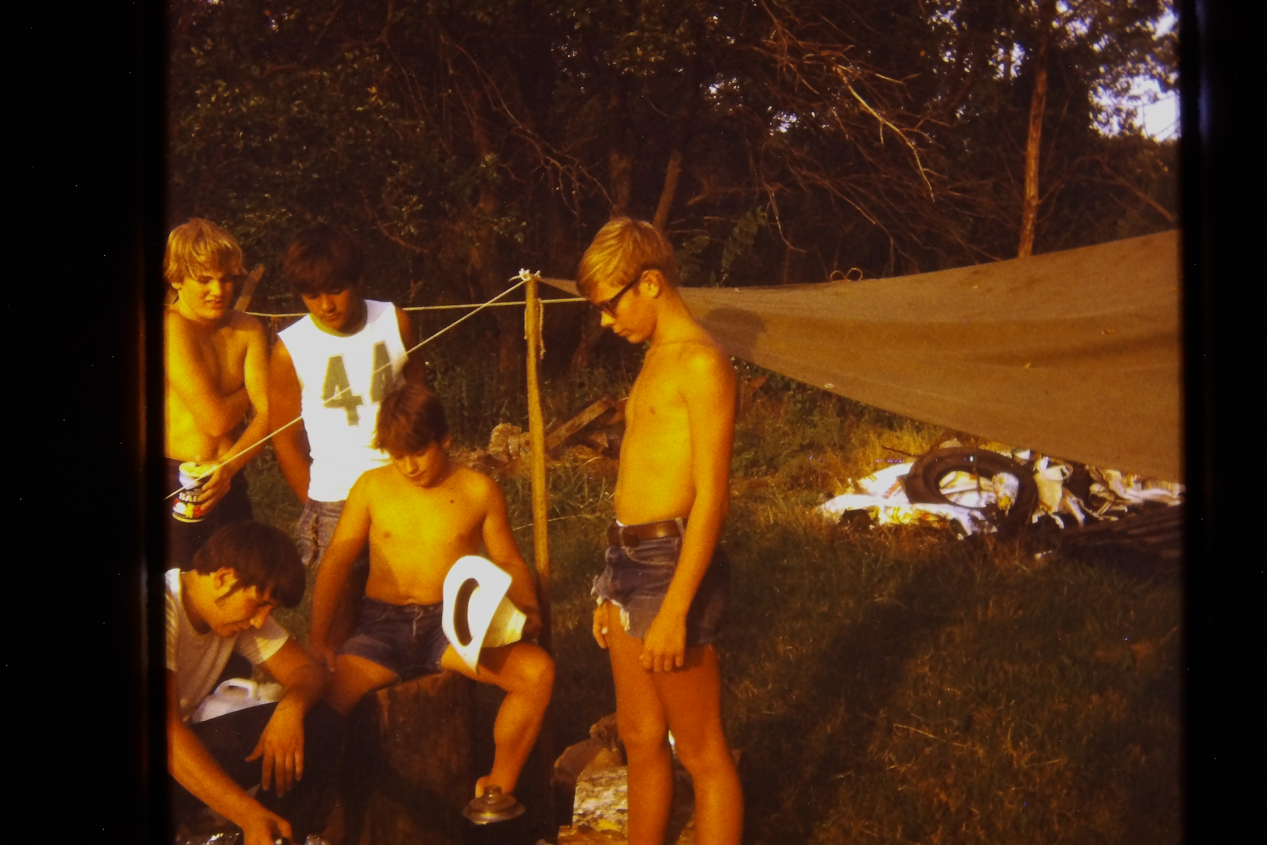 19730400_0382_troop552